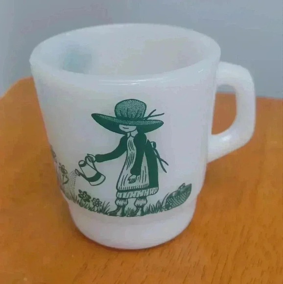 Vintage Termocrisa Green Holly Hobbie watering flowers  Coffee Milk Glass Mug - Picture 1 of 7